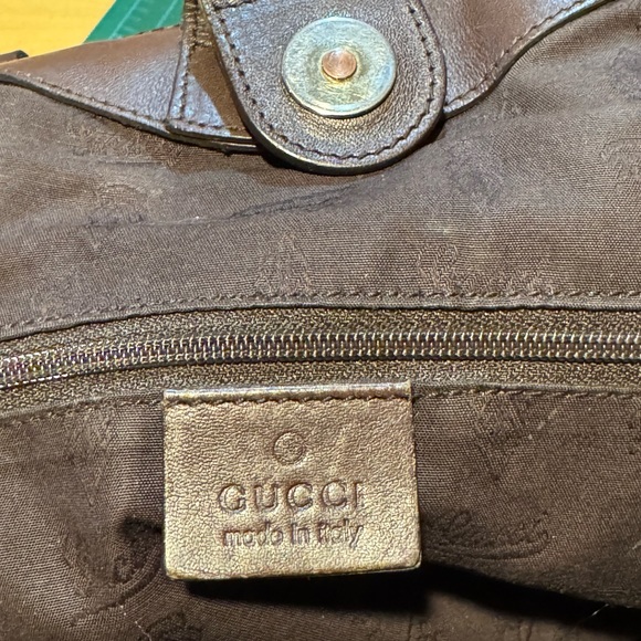Gucci Sukey Brown Leather Shoulder Bag with Gold Accents - Picture 12 of 16